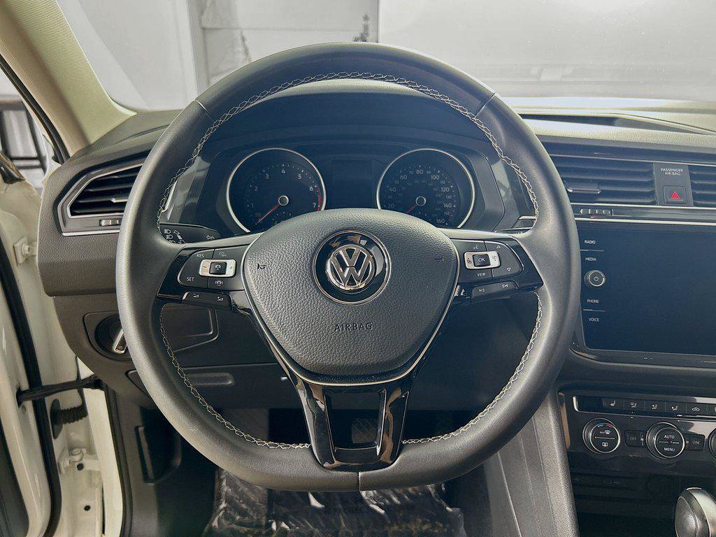 Used 2021 Volkswagen Tiguan SE AWD/4WD image 11