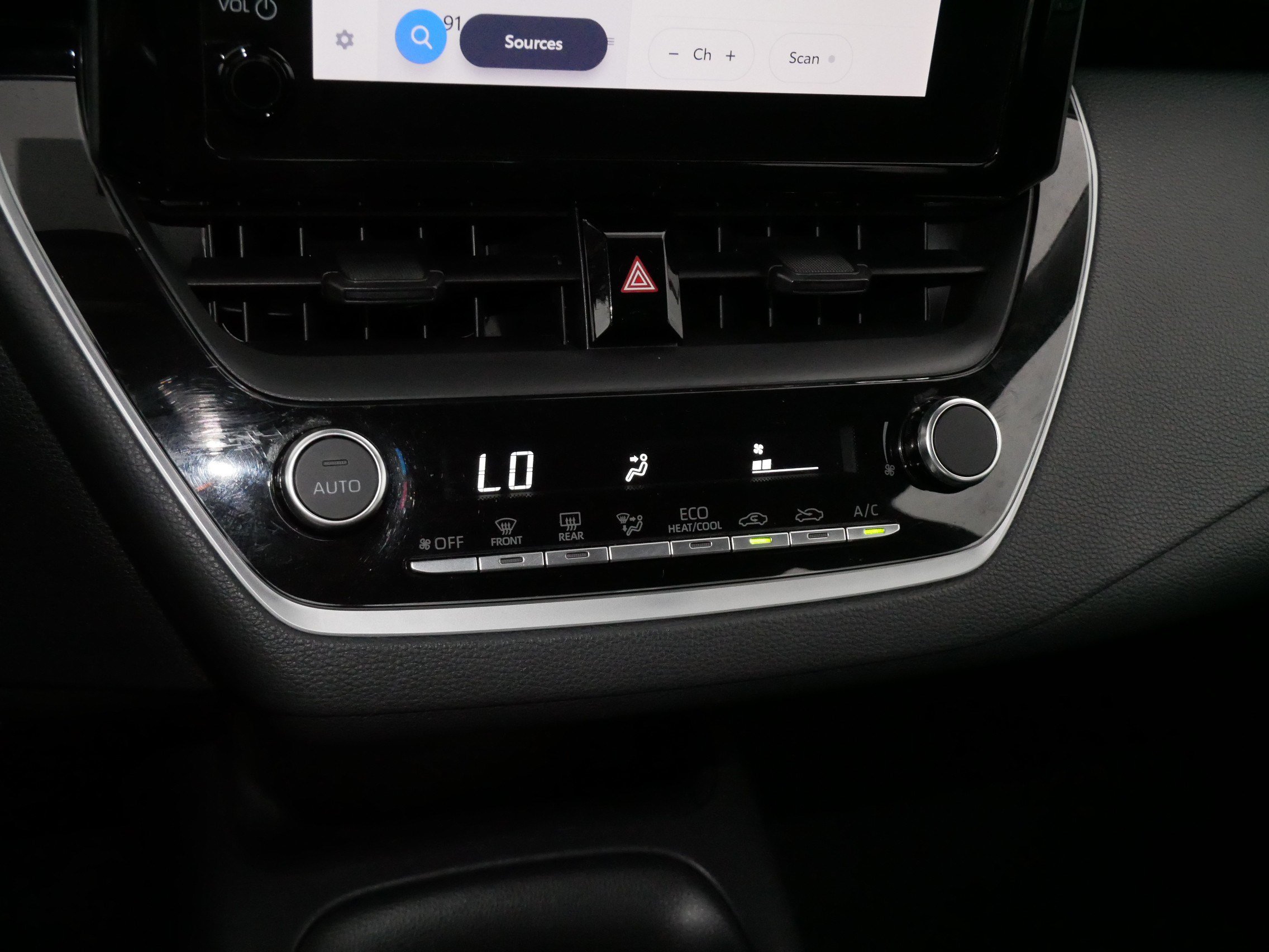 Certified 2024 Toyota Corolla LE FWD image 23