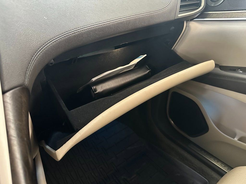 Used 2019 Lincoln Nautilus Reserve FWD image 33
