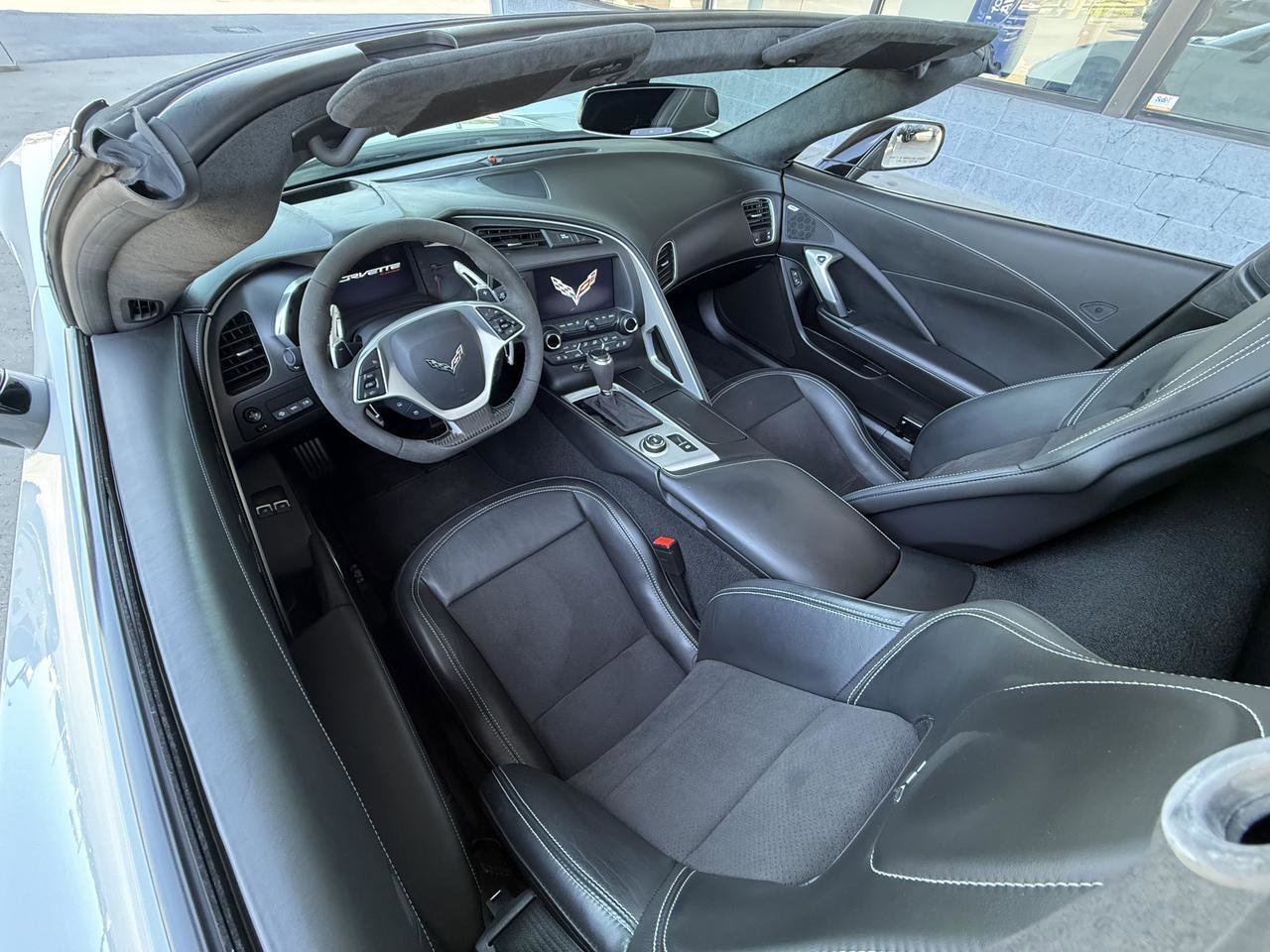 Used 2017 Chevrolet Corvette Stingray Coupe RWD image 15