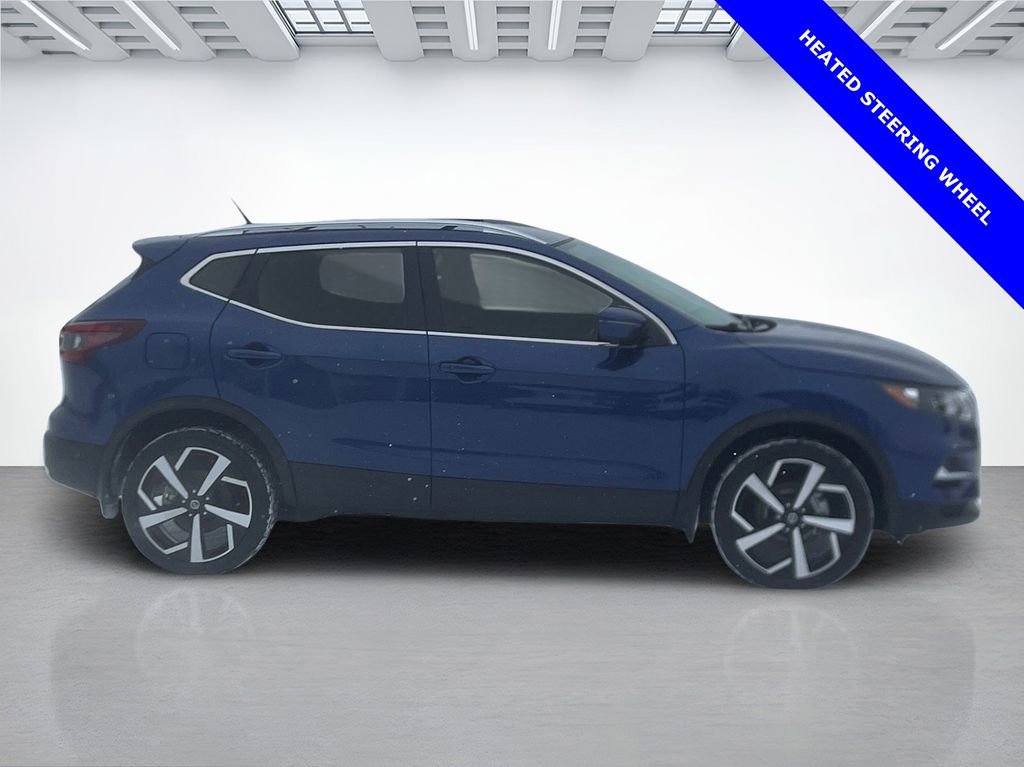 Used 2022 Nissan Rogue Sport SL image 2