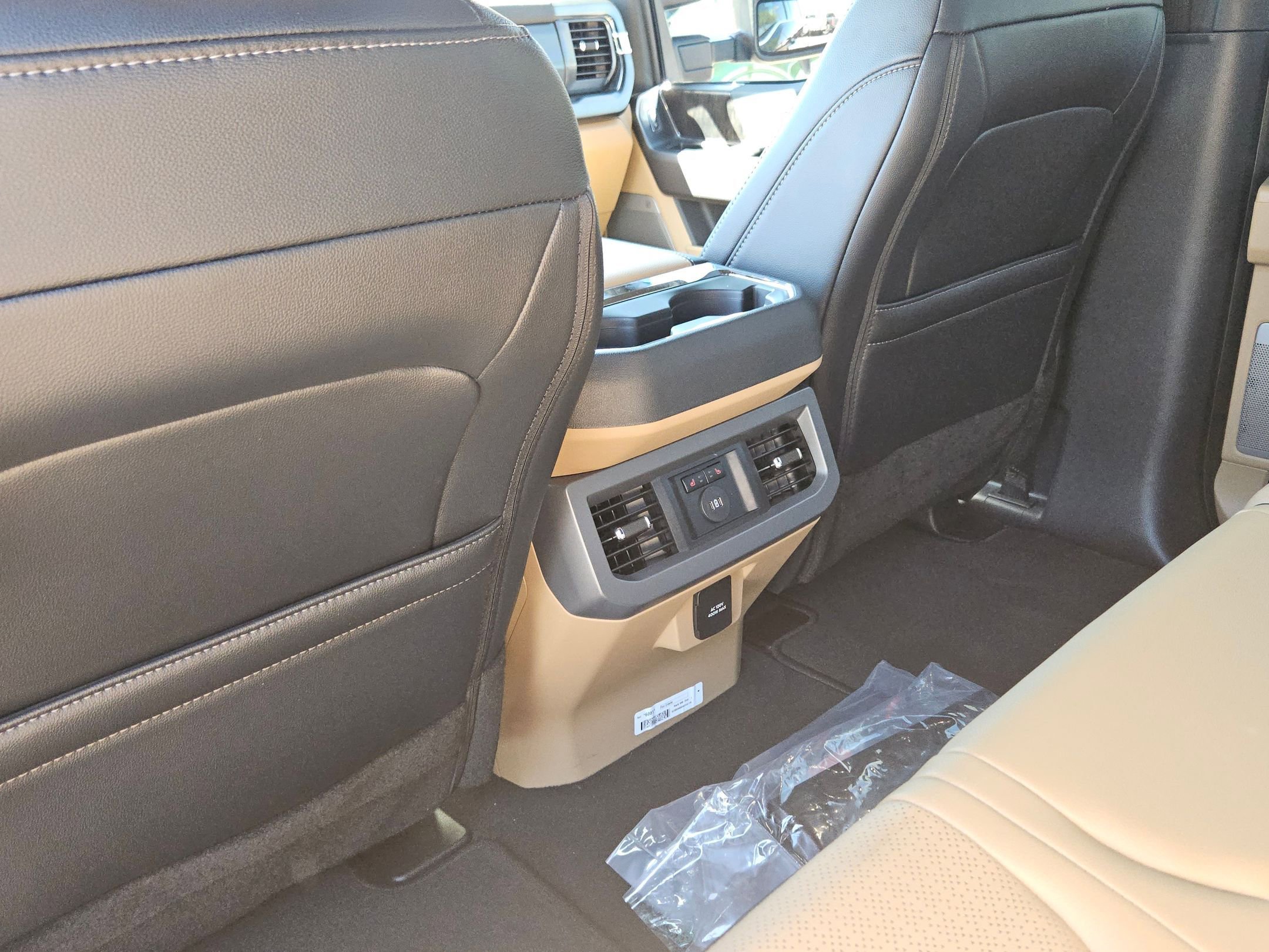 New 2025 Ford F250 Lariat w/ Lariat Ultimate Package image 16