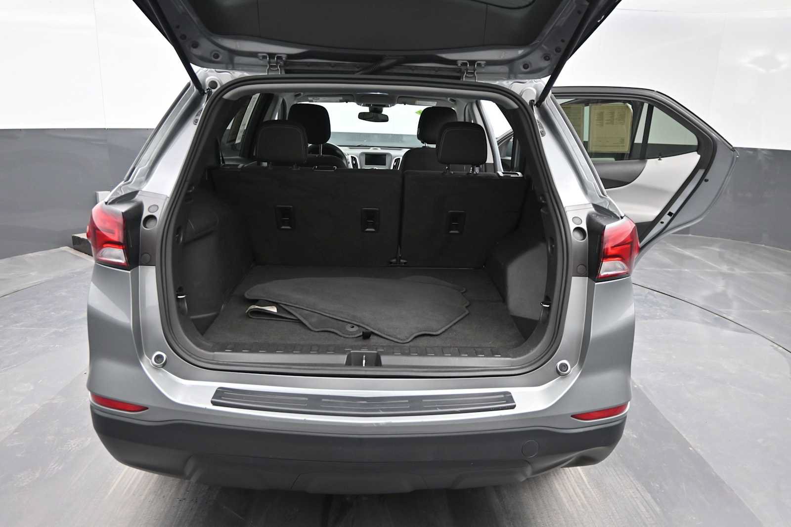 Used 2023 Chevrolet Equinox LS w/ LS Convenience Package FWD image 13