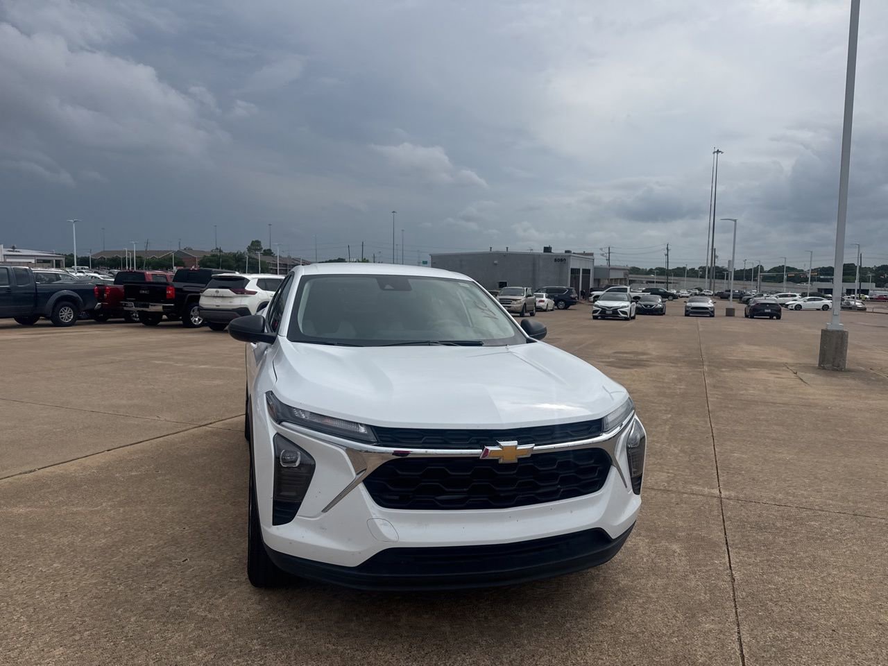 Used 2025 Chevrolet Trax LS image 2