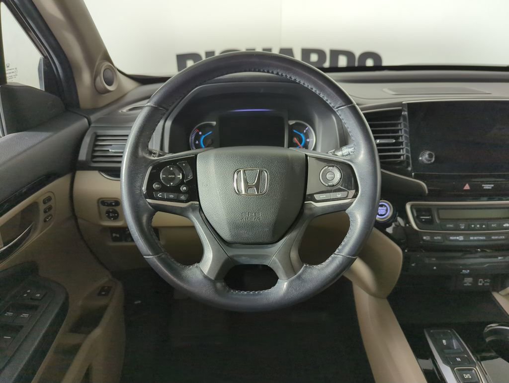Used 2019 Honda Pilot Touring image 11