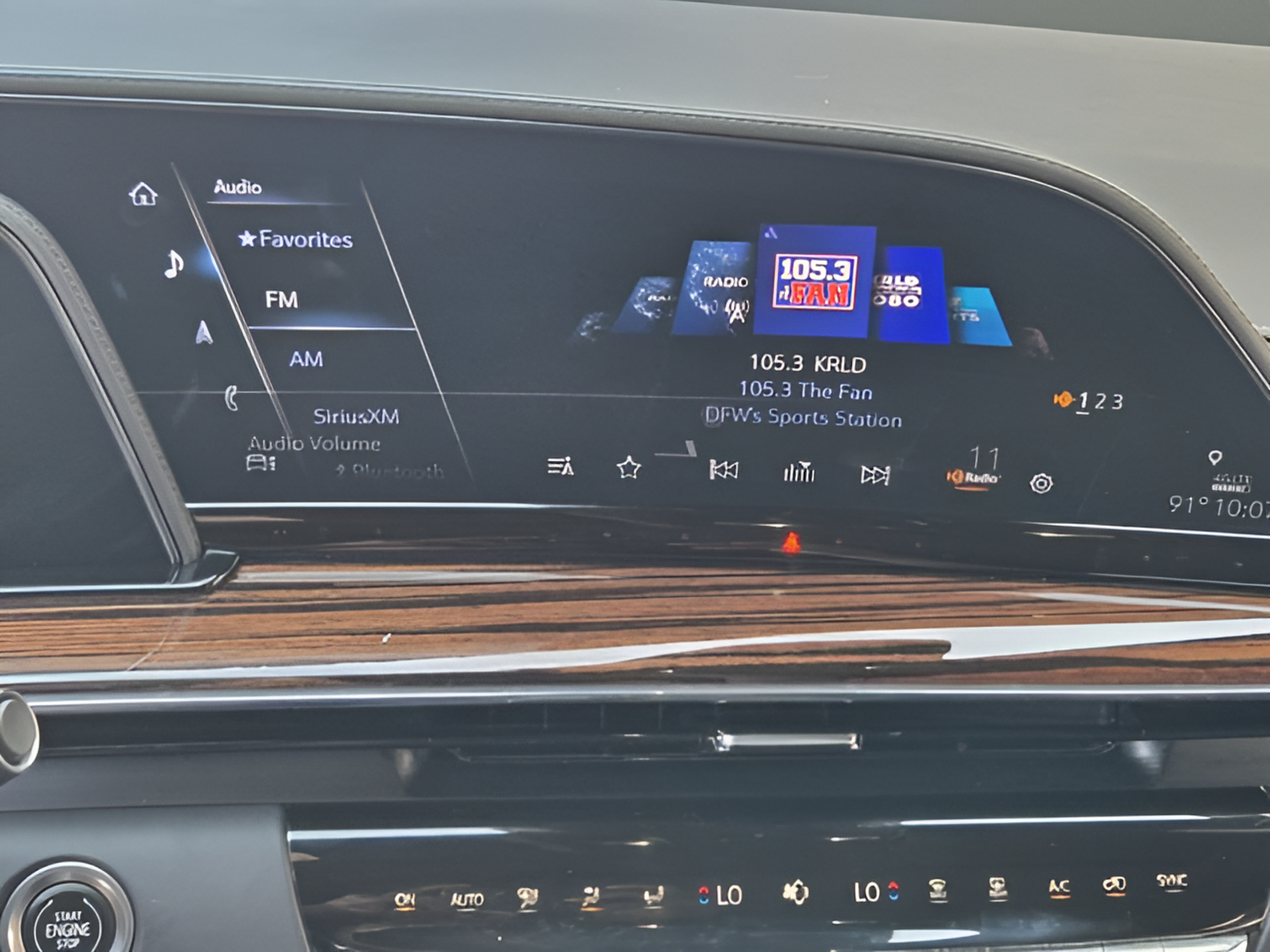 Used 2023 Cadillac Escalade ESV Premium Luxury AWD/4WD image 12
