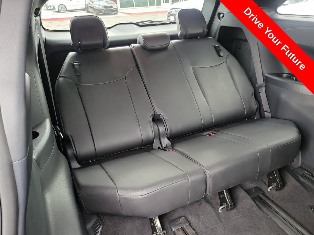 Used 2026 Toyota Sienna XLE Woodland Edition AWD/4WD image 24