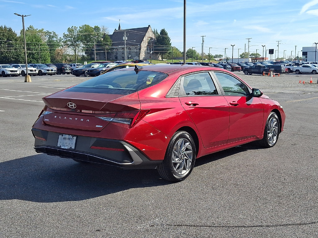Used 2026 Hyundai Elantra Hybrid FWD image 6