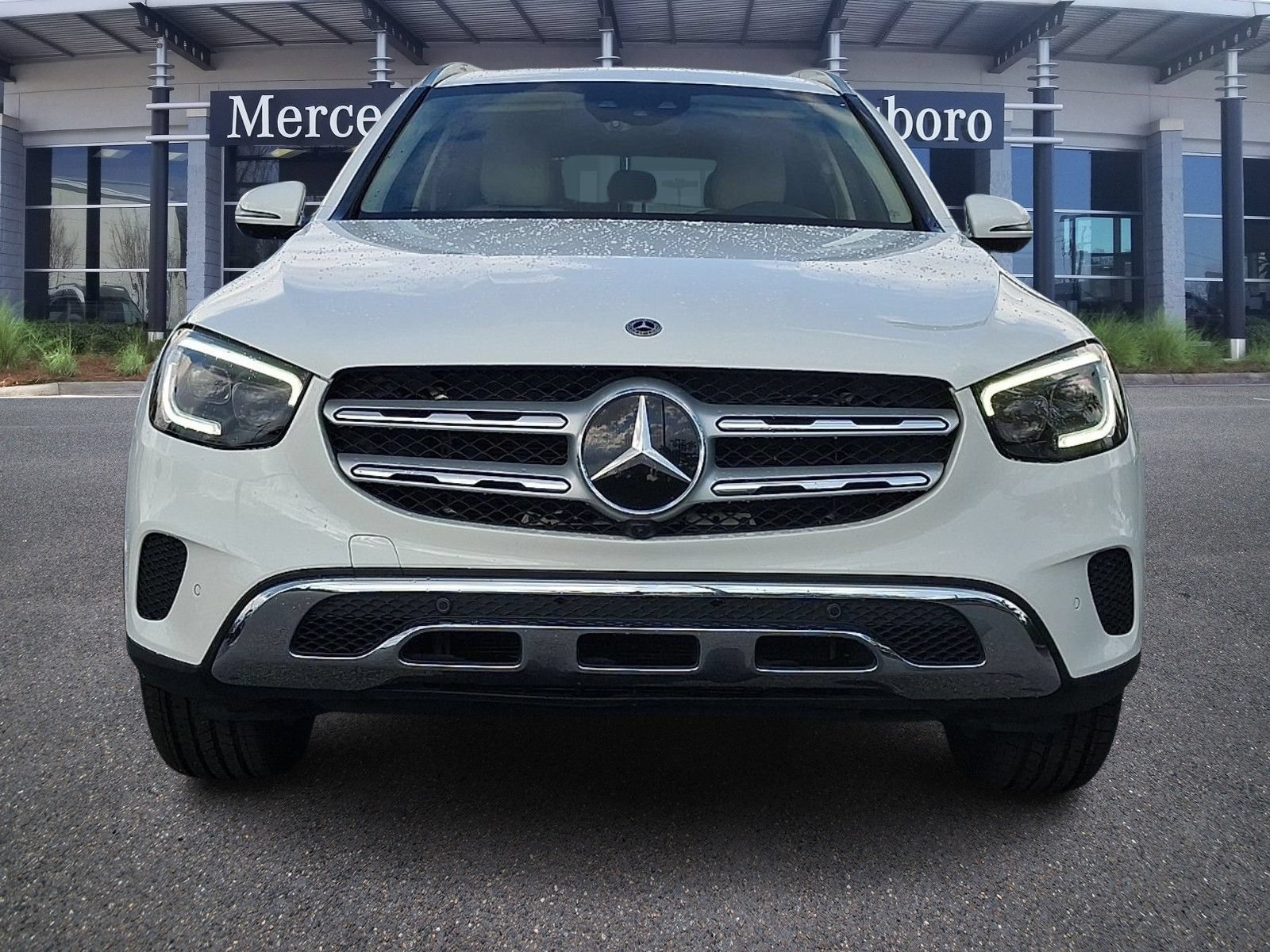 Used 2022 Mercedes-Benz GLC 300 4MATIC image 2