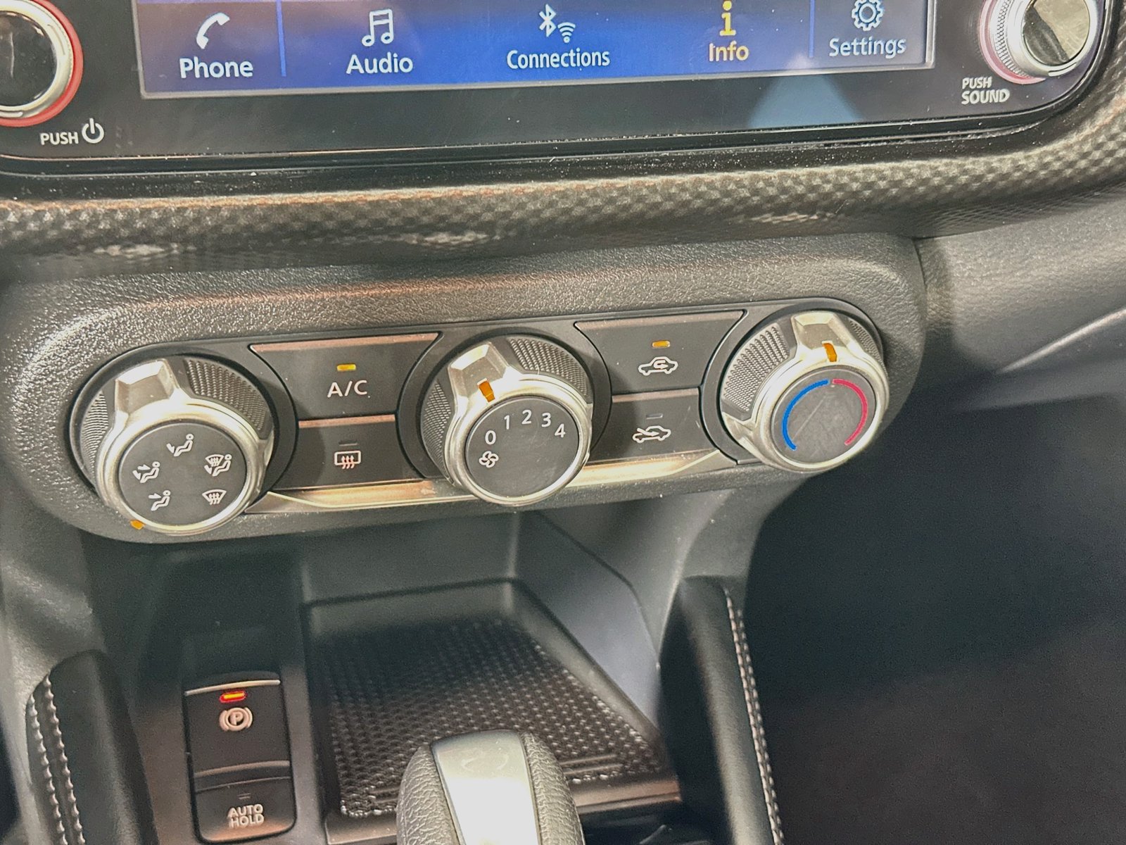 Used 2024 Nissan Kicks SV FWD image 15