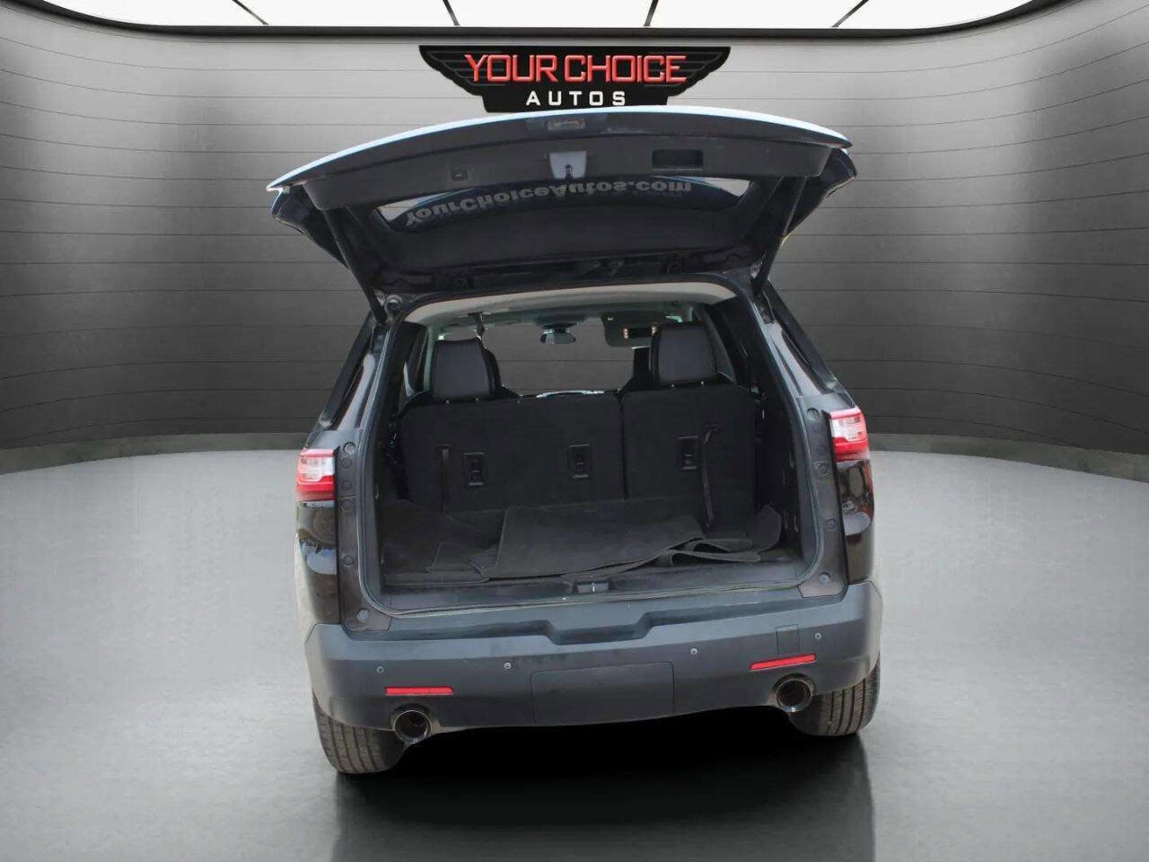 Used 2019 Chevrolet Traverse LT image 12