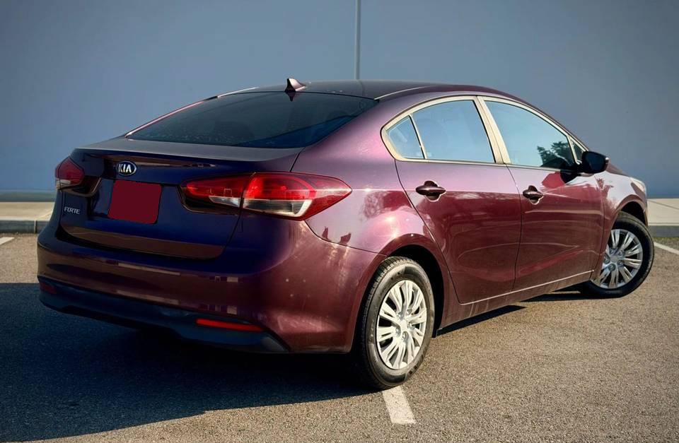 Used 2017 Kia Forte LX FWD image 8