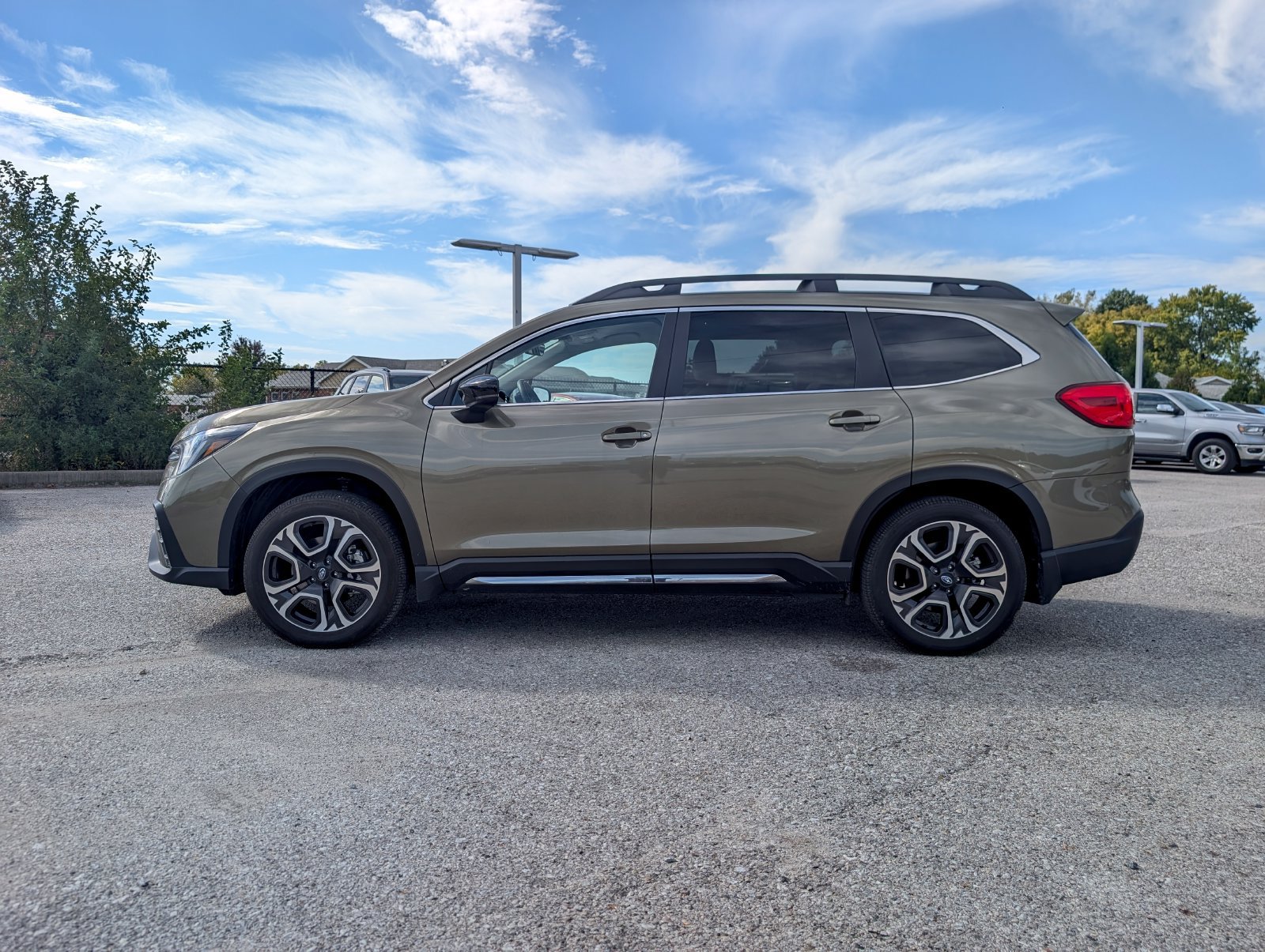 Certified 2024 Subaru Ascent Limited AWD/4WD image 3