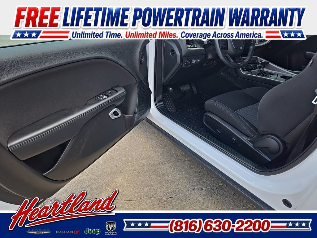 Used 2022 Dodge Challenger GT w/ Blacktop Package AWD/4WD image 31