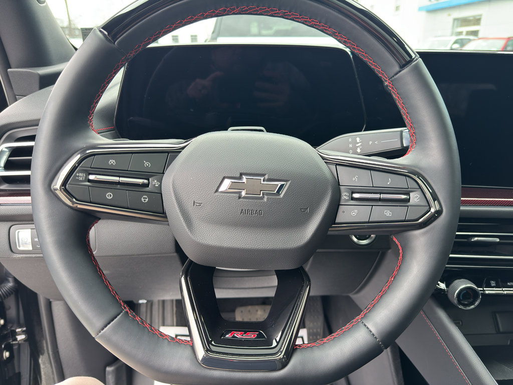 Used 2025 Chevrolet Traverse RS image 15