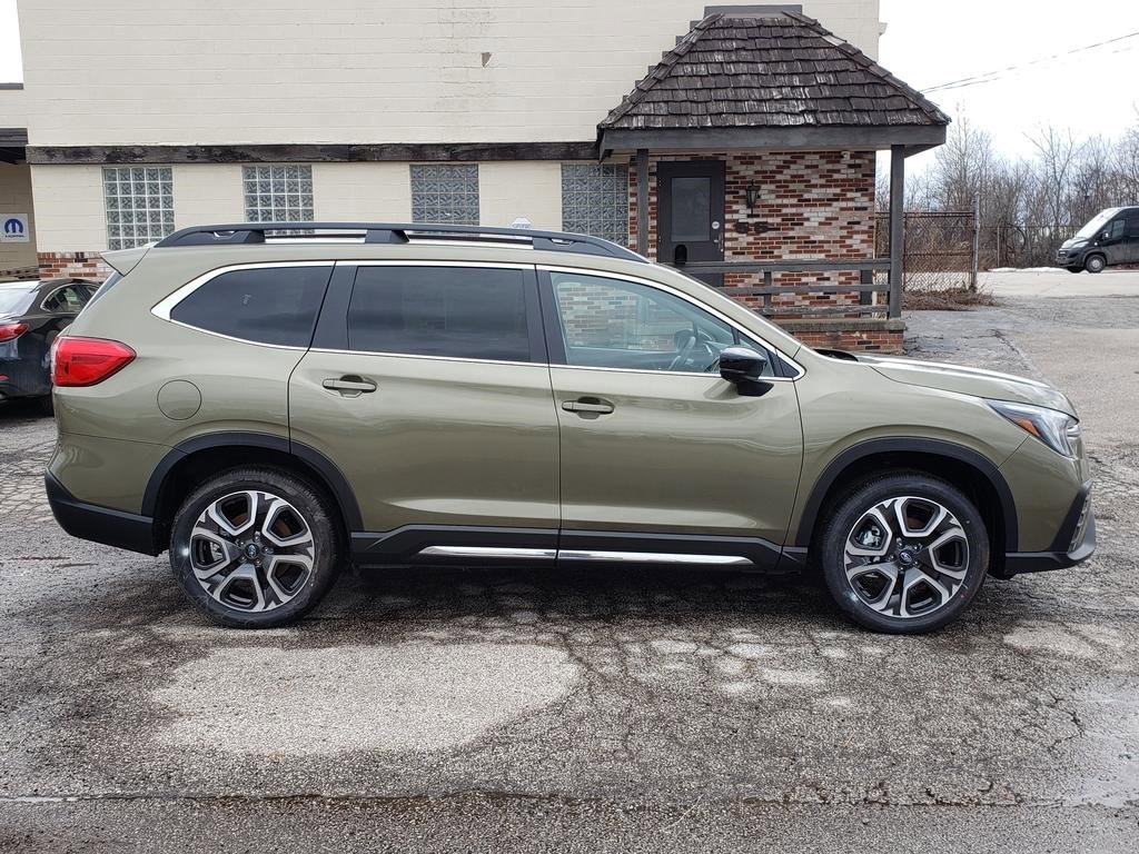 New 2026 Subaru Ascent Limited image 2
