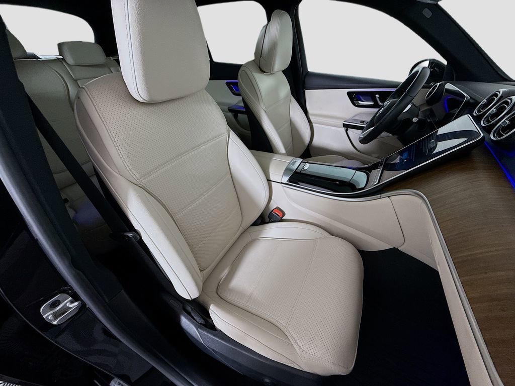 Used 2024 Mercedes-Benz GLC 300 4MATIC image 27