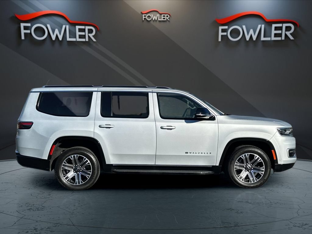 Used 2025 Jeep Wagoneer 4WD image 6