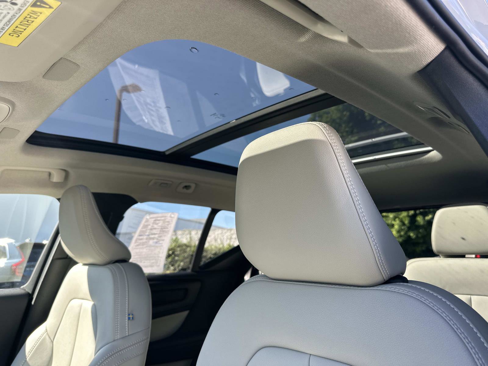 Certified 2026 Volvo XC40 B5 Plus w/ Protection Package Premier image 35