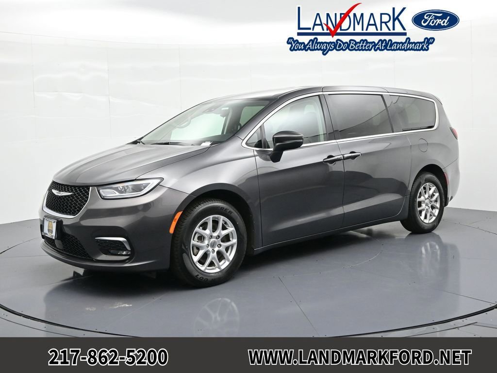 Used 2023 Chrysler Pacifica Touring-L