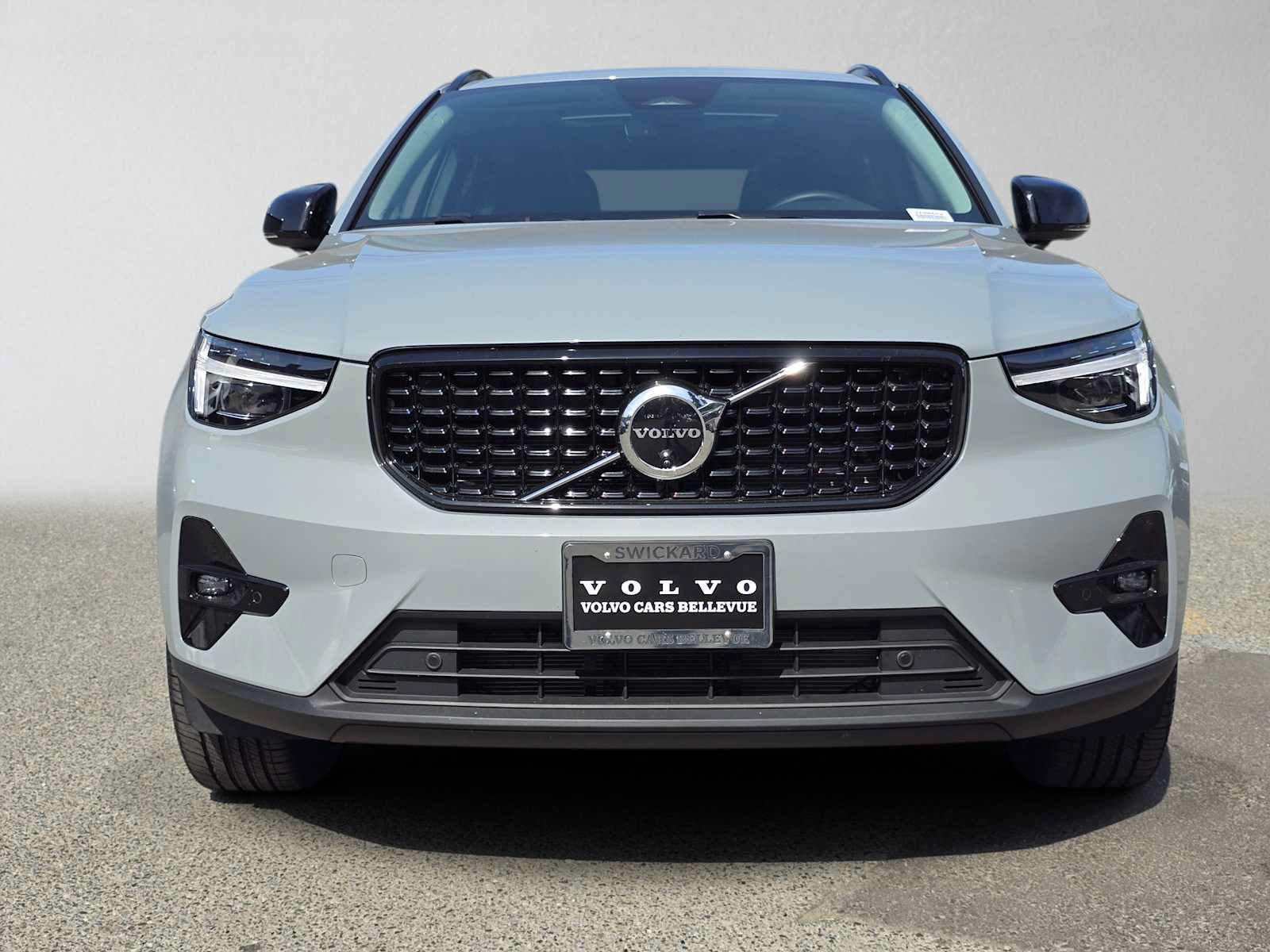 Used 2026 Volvo XC40 B5 Plus w/ Protection Package Premier AWD/4WD image 8