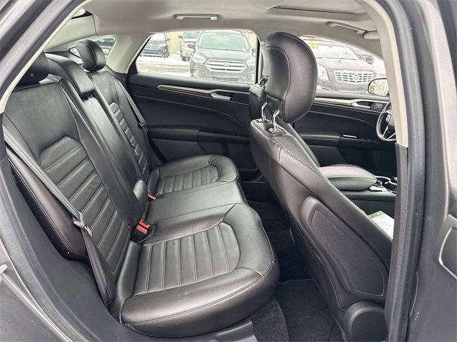 Used 2014 Ford Fusion SE w/ Equipment Group 202A image 17