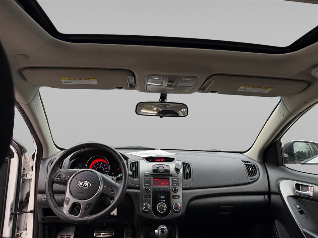 Used 2011 Kia Forte SX image 13