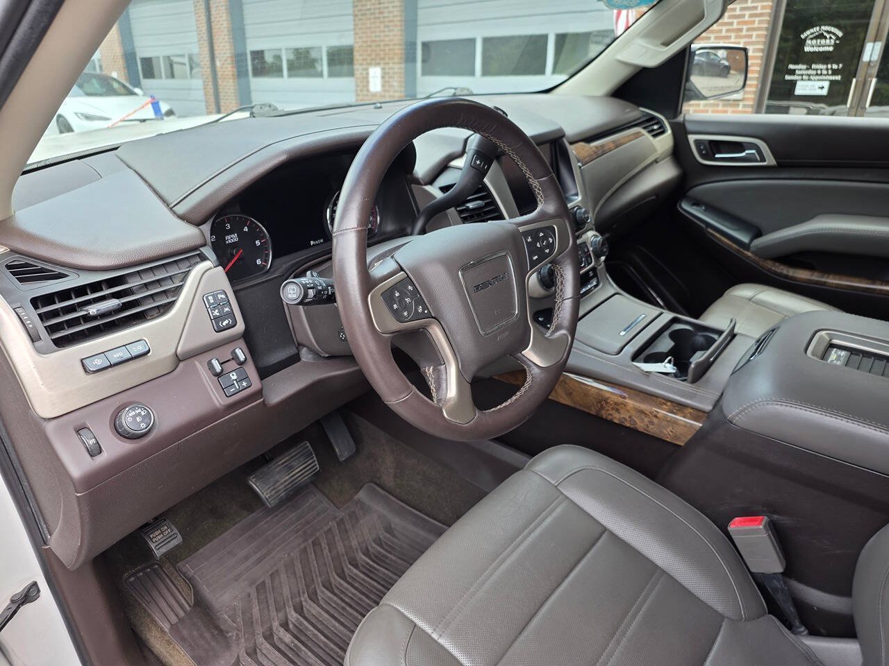Used 2016 GMC Yukon XL Denali w/ Open Road Package RWD image 10