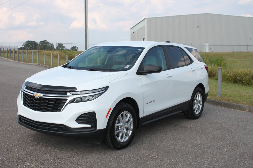 Used 2022 Chevrolet Equinox LS w/ LS Convenience Package image 2