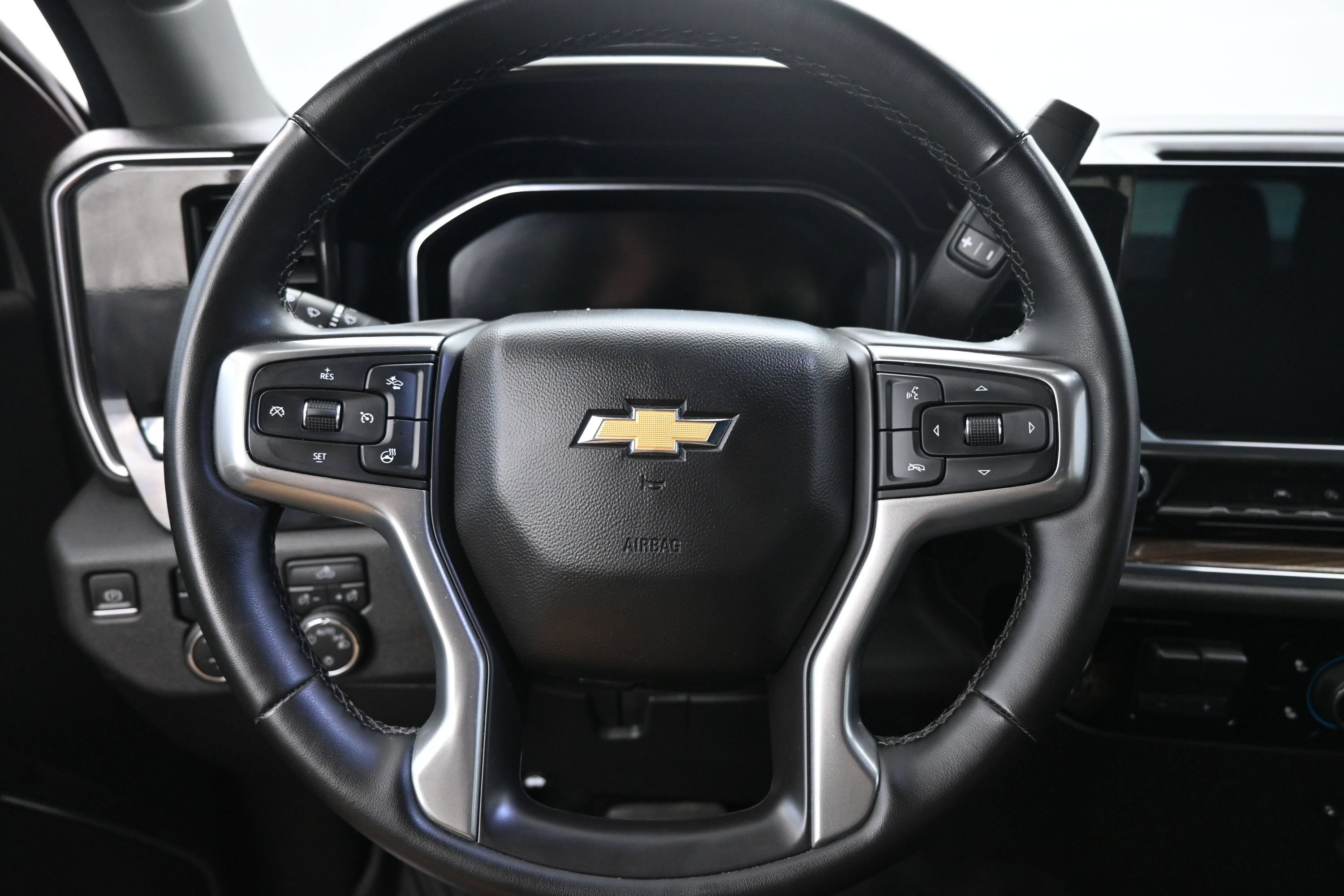 Used 2023 Chevrolet Silverado 1500 LT AWD/4WD image 13