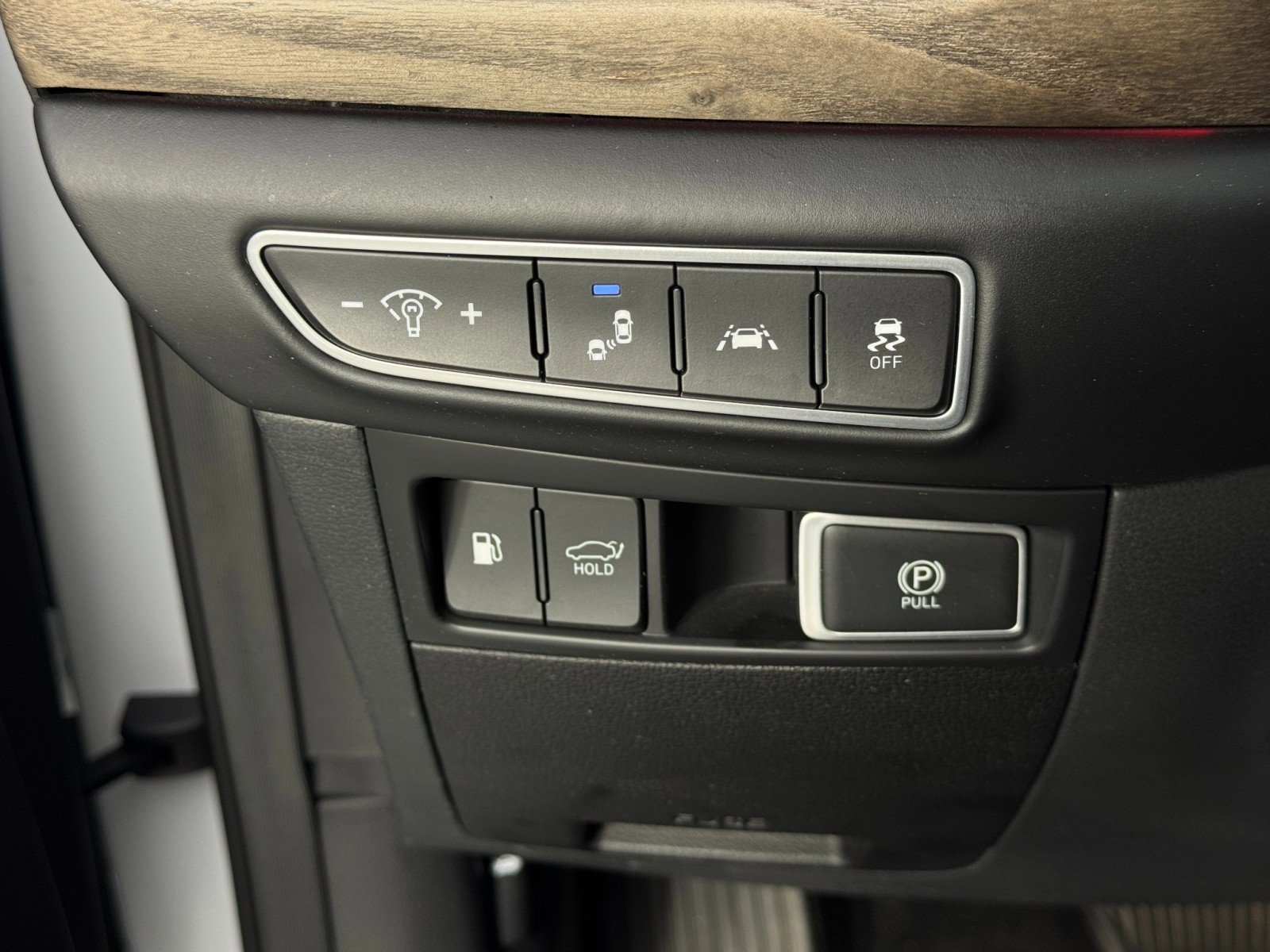 Used 2021 Genesis G90 5.0 Ultimate image 18