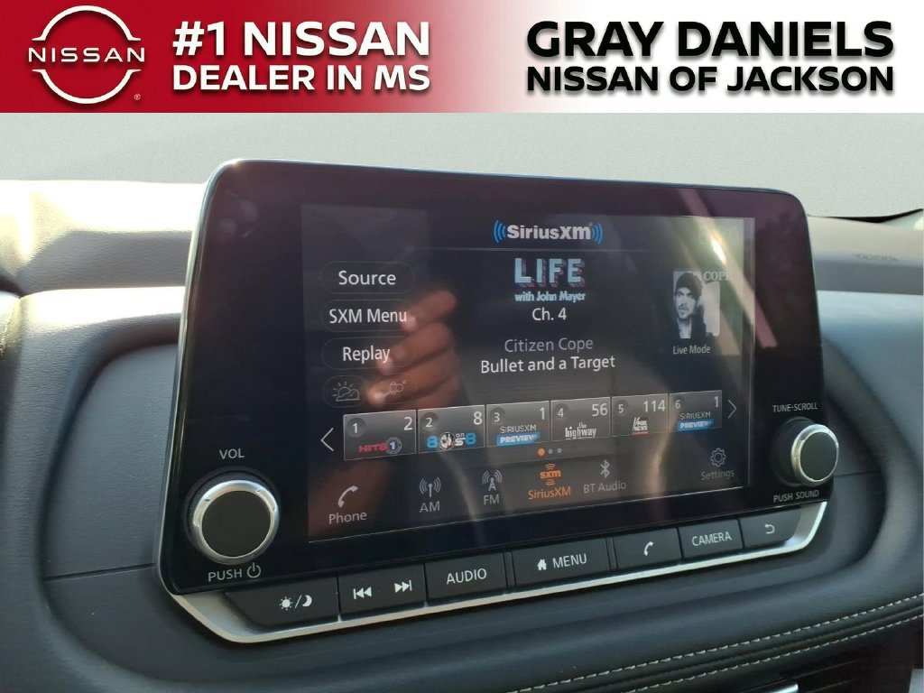 Used 2023 Nissan Rogue SV w/ SV Premium B Package FWD image 17