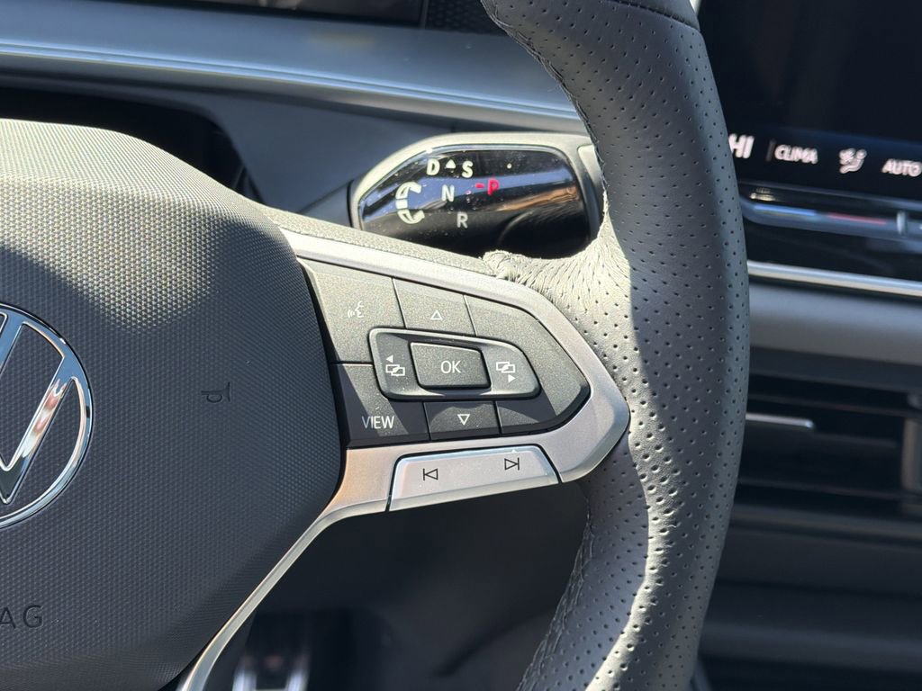 New 2026 Volkswagen Tiguan SE R-Line image 28