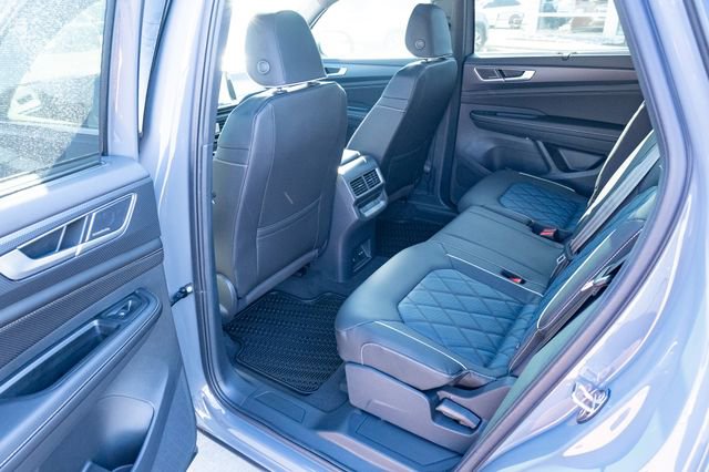 New 2026 Volkswagen Atlas Cross Sport SEL Premium R-Line image 30