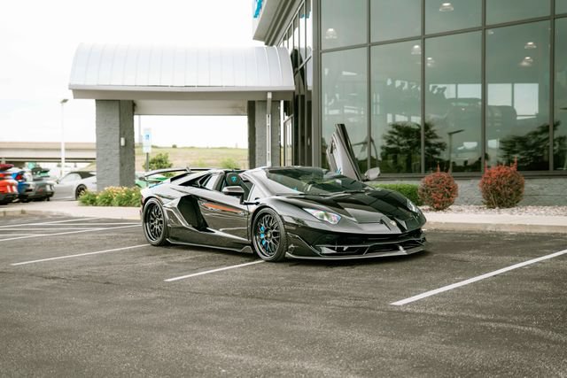Used 2020 Lamborghini Aventador SVJ AWD/4WD image 28