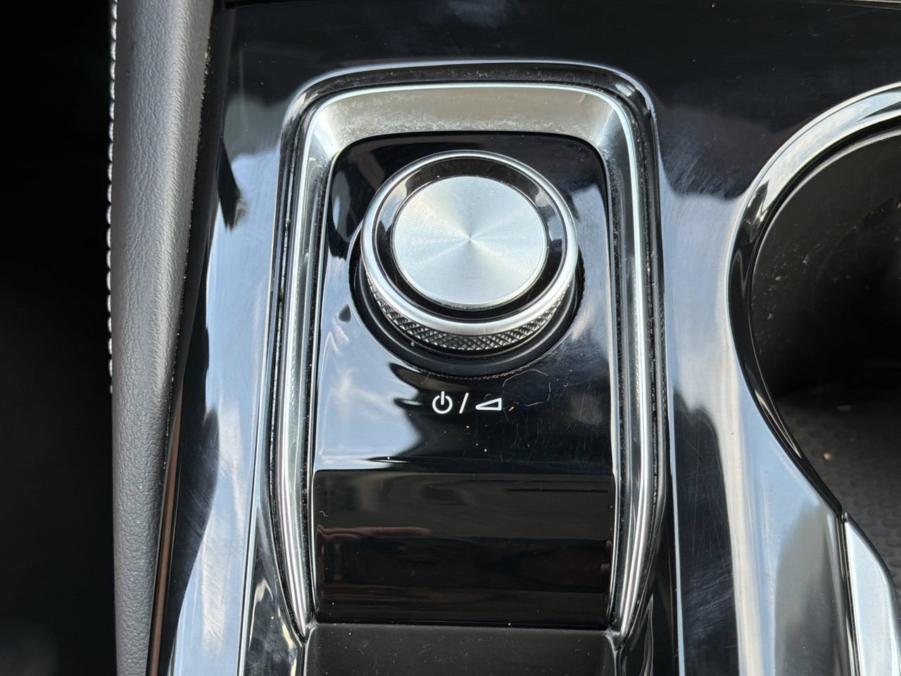 Used 2025 Buick Envision Sport Touring AWD/4WD image 9