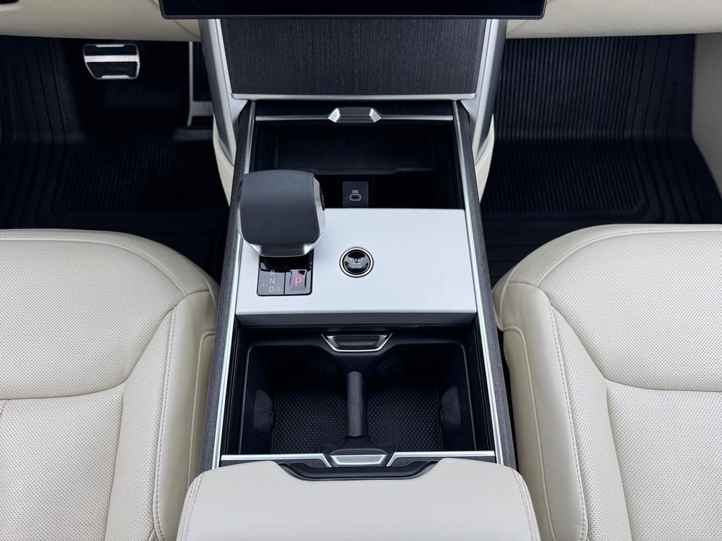 Certified 2024 Land Rover Range Rover Autobiography image 14