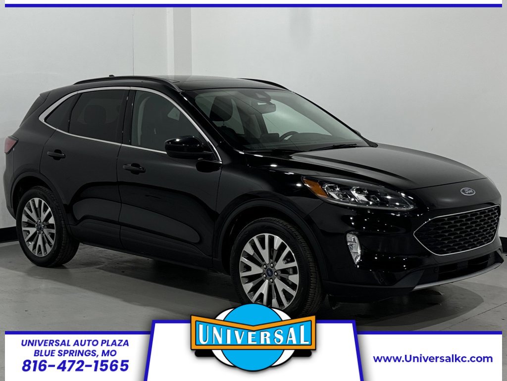 Used 2022 Ford Escape Titanium w/ Class II Trailer Tow Package