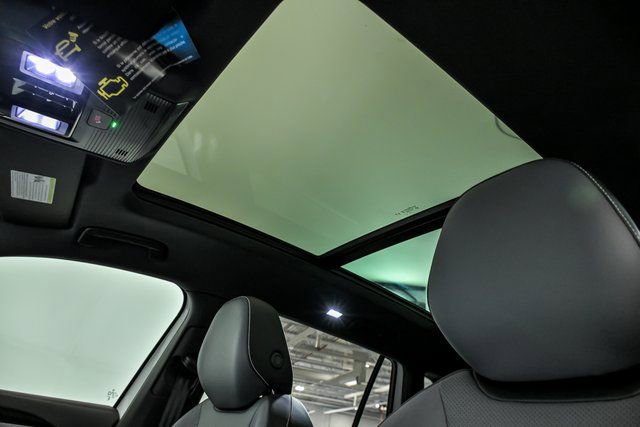 New 2026 Volkswagen Tiguan SE R-Line image 7