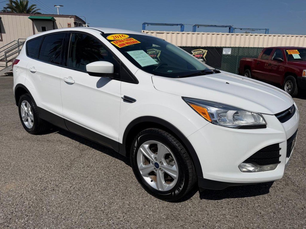 Used 2016 Ford Escape SE AWD/4WD image 3