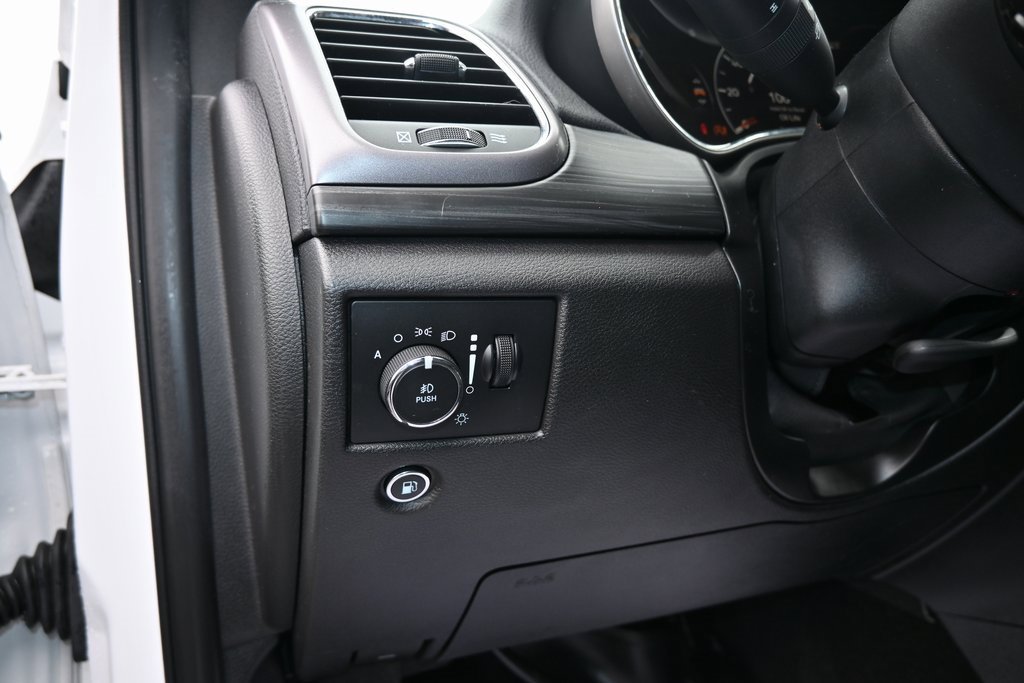 Used 2019 Jeep Grand Cherokee Laredo image 20