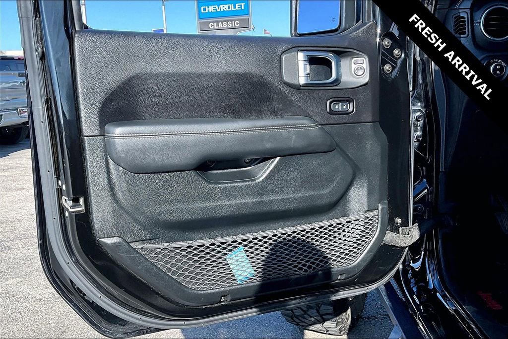 Used 2020 Jeep Gladiator Overland w/ LED Lighting Group image 20