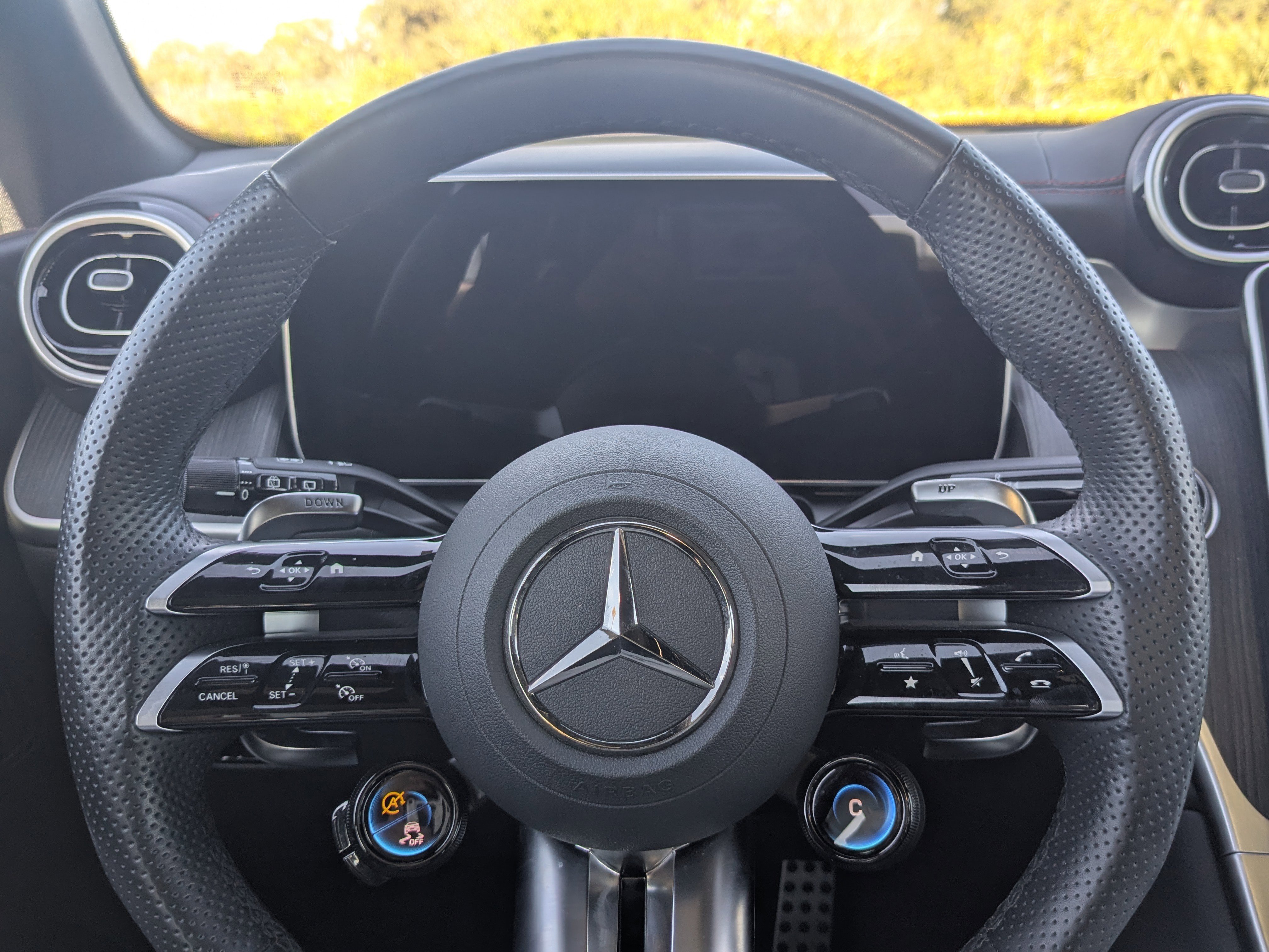 Used 2025 Mercedes-Benz GLC 43 AMG 4MATIC image 35