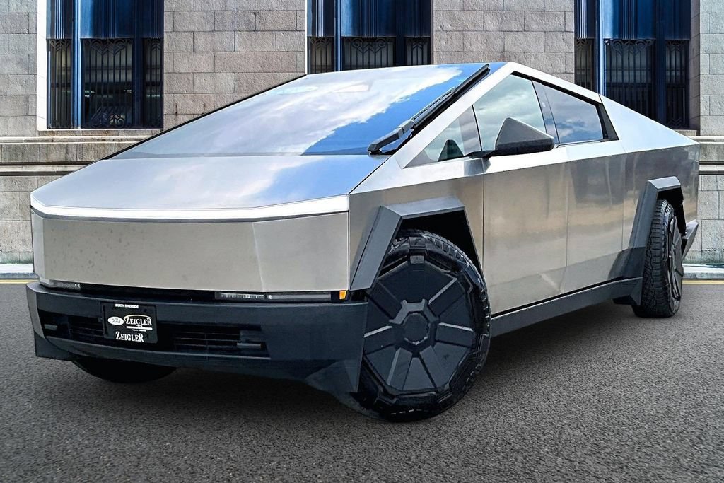 Used 2024 Tesla Cybertruck Cyberbeast AWD/4WD image 2