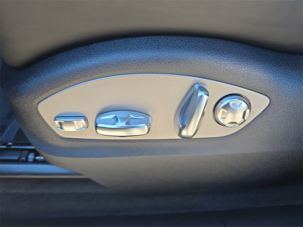 New 2026 Porsche Macan image 28