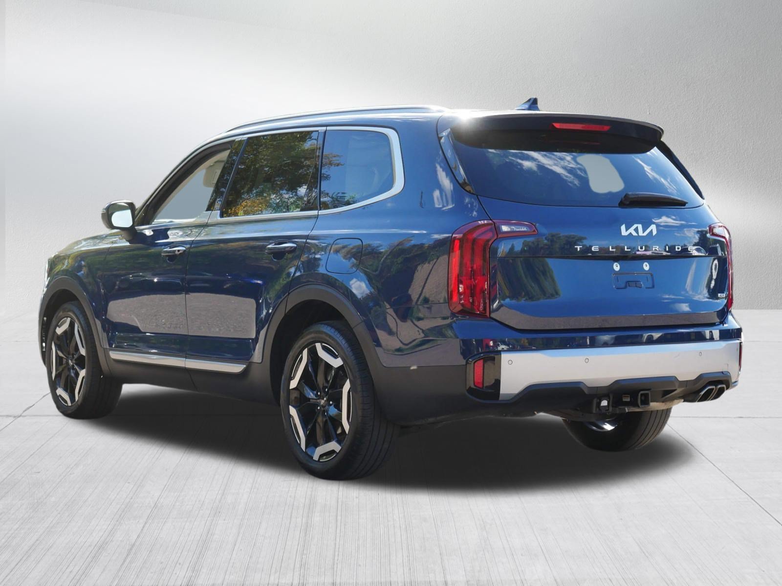 Certified 2024 Kia Telluride S w/ S Sunroof Package AWD/4WD image 5