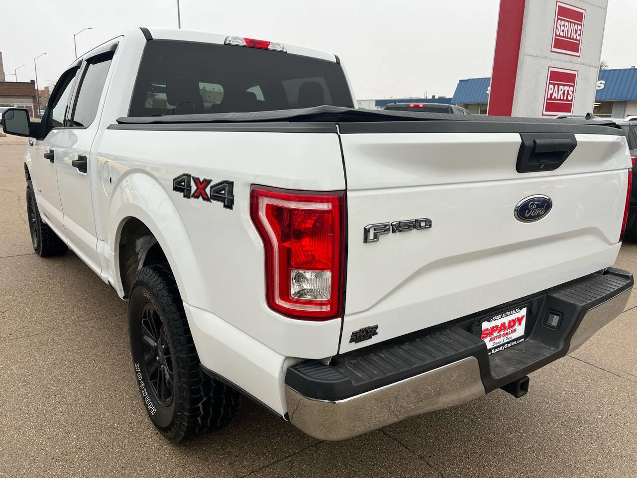 Used 2016 Ford F150 XLT w/ Trailer Tow Package image 10