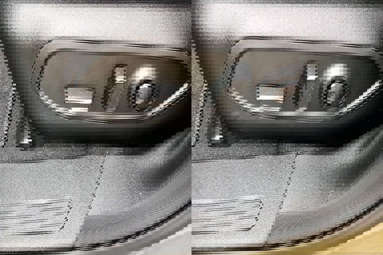 New 2026 Jeep Cherokee Overland w/ Advanced Pro Tech Group image 16