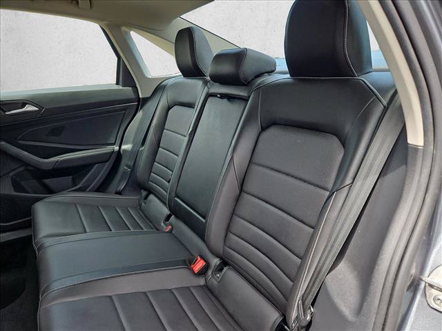 Used 2024 Volkswagen Jetta SE FWD image 17