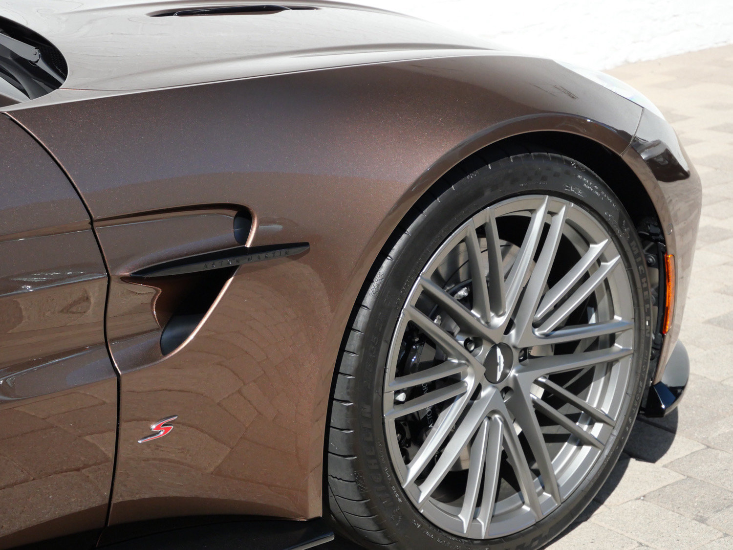 New 2026 Aston Martin V8 Vantage S RWD image 9